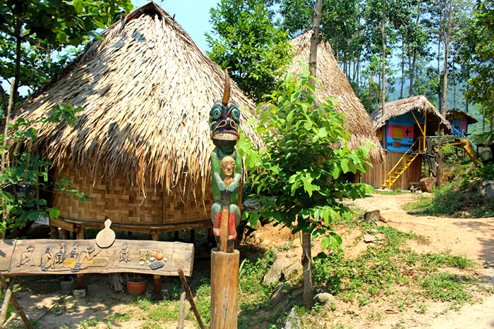  Làng văn hóa truyền thống Cơ Tu Toom Sara với những tượng gỗ Cơ Tu bí ẩn